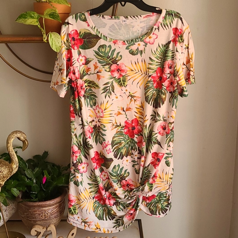 🌿 Medium Floral Bohemian Top